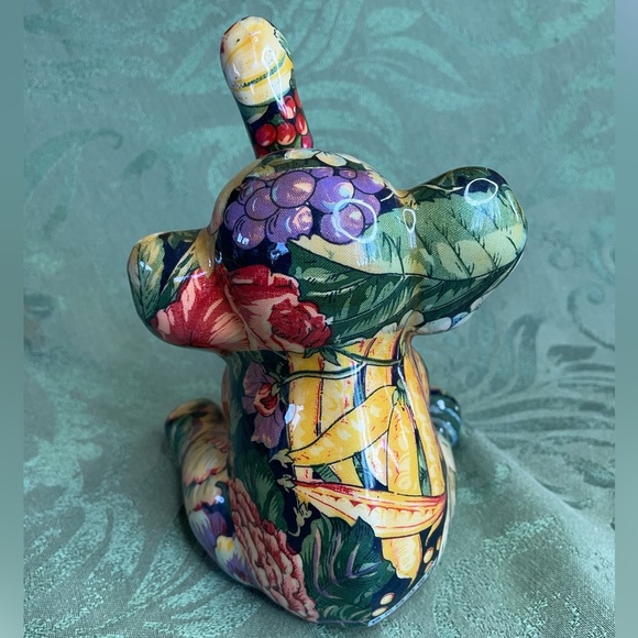 Collectible elephant trunk up for good luck. Vintage La Vie Safari, collage. - Picture 5 of 10